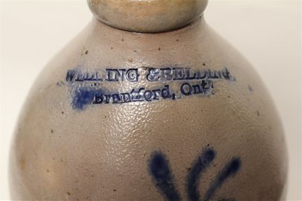 Cruche à fleur bleue de Welding & Belding (1867-1872)